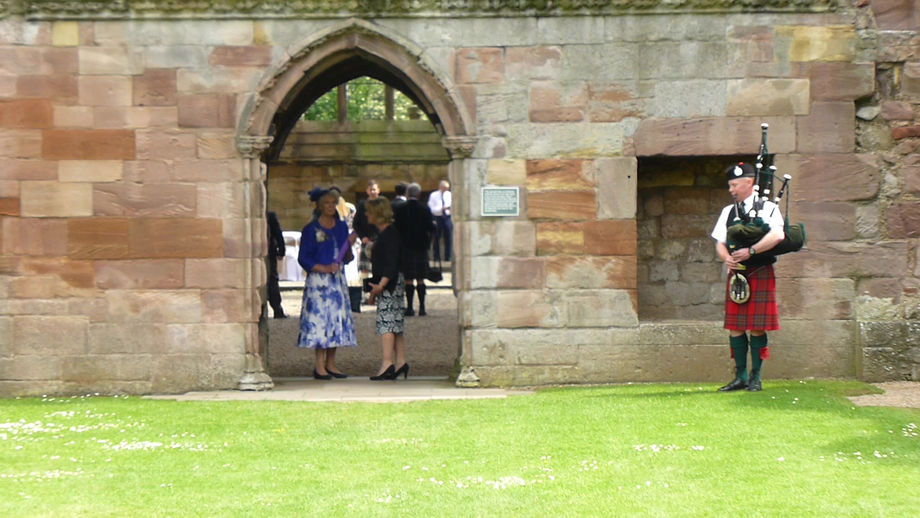 Una boda en Melrose Abbey, Escocia